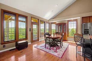 1734 Queens Dr, South Park, PA 15129 - Photo 12