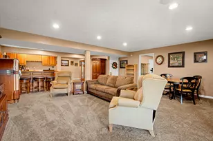 1734 Queens Dr, South Park, PA 15129 - Photo 32