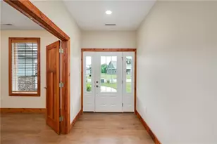 314 Nicklaus Ct, Liberty Township, PA 16127 - Photo 16