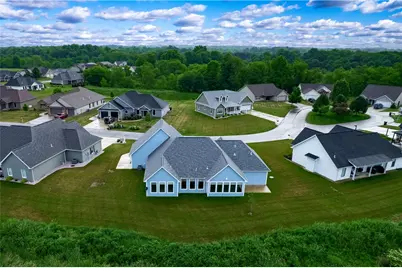 314 Nicklaus Ct, Liberty Township, PA 16127 - Photo 10
