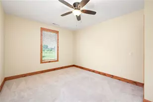 314 Nicklaus Ct, Liberty Township, PA 16127 - Photo 36