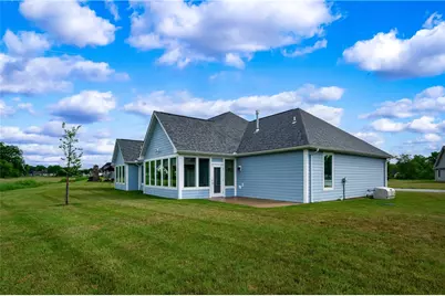 314 Nicklaus Ct, Liberty Township, PA 16127 - Photo 4