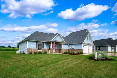 314 Nicklaus Ct, Liberty Township, PA 16127 - Photo 2
