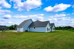 314 Nicklaus Ct, Liberty Township, PA 16127 - Photo 6