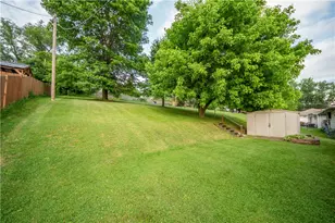 1366 Henderson Ave, Chartiers, PA 15301 - Photo 8