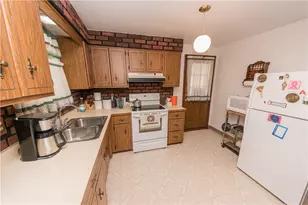1366 Henderson Ave, Chartiers, PA 15301 - Photo 14