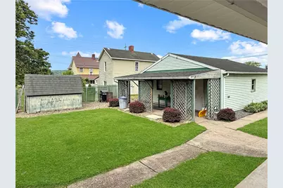 1604 Hanna St, New Castle, PA 16102 - Photo 8