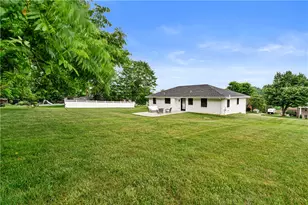 331 Lejeune Dr, Hempfield Township, PA 15601 - Photo 24