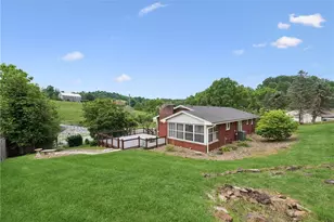 135 Penn Adamsburg Rd, Hempfield Township, PA 15644 - Photo 46