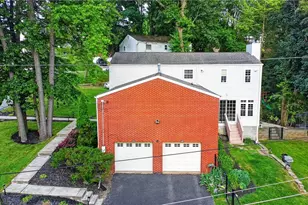 107 Loire Valley Dr, Pittsburgh, PA 15209 - Photo 2