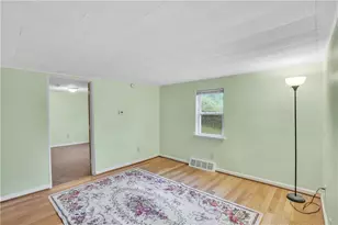 121 College Ave, Pittsburgh, PA 15239 - Photo 22