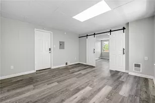 7472 McClure Ave, Pittsburgh, PA 15218 - Photo 6