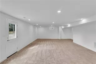 315 William Dr, Pittsburgh, PA 15239 - Photo 2