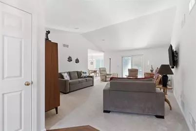 108 Winfield Manor Dr, Adams Township, PA 16046 - Photo 10