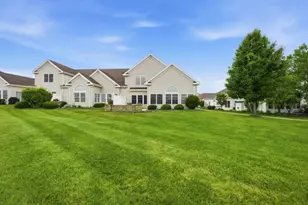 615 Old Glory Ln, Economy, PA 15042 - Photo 2