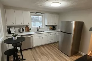9 E Gaskill Ave, Jeannette, PA 15644 - Photo 10