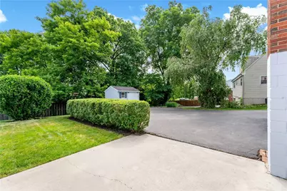 212 Mardi Gras Dr, Pittsburgh, PA 15239 - Photo 24