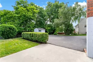 212 Mardi Gras Dr, Pittsburgh, PA 15239 - Photo 24