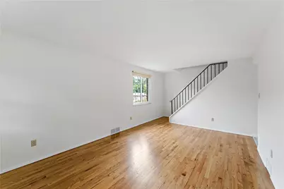 212 Mardi Gras Dr, Pittsburgh, PA 15239 - Photo 4