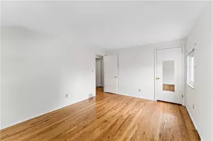 212 Mardi Gras Dr, Pittsburgh, PA 15239 - Photo 12