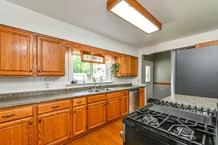 615 N Birmingham Ave, Pittsburgh, PA 15202 - Photo 14