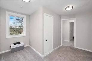 431 Sunset Dr, Center Township, PA 16001 - Photo 20