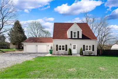 431 Sunset Dr, Center Township, PA 16001 - Photo 2