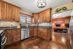 215 Shelby Dr, Hempfield Township, PA 15601 - Photo 12