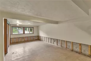 721 Pine Valley Dr, Pittsburgh, PA 15239 - Photo 20