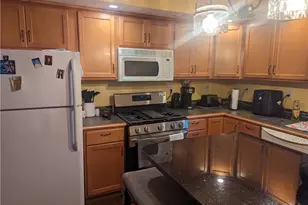 254 Fairmont Dr, Hermitage, PA 16148 - Photo 2