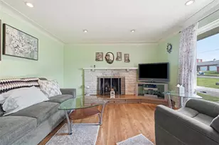 100 Burbank Dr, Hempfield Township, PA 15642 - Photo 6
