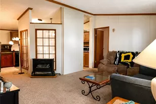 325 N Chestnut St, Butler, PA 16001 - Photo 2