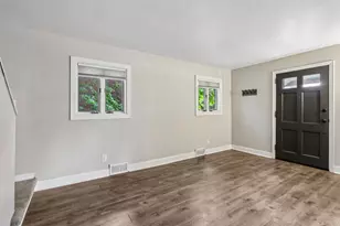 1065 Grandview Ave, Bridgeville, PA 15017 - Photo 4