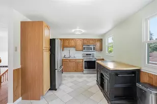 320 Sunridge Dr, Economy, PA 15042 - Photo 10