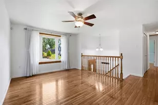 320 Sunridge Dr, Economy, PA 15042 - Photo 8