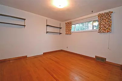 564 Marylea Ave, Pittsburgh, PA 15227 - Photo 14