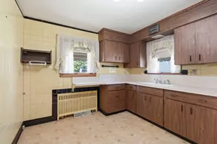 411 Phillips Ave, Stowe Township, PA 15136 - Photo 10