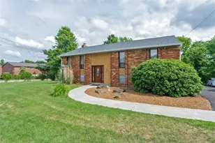 101 Teton Dr, Pittsburgh, PA 15239 - Photo 2
