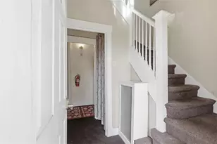809 Alpine Blvd, Wilkins Township, PA 15221 - Photo 6