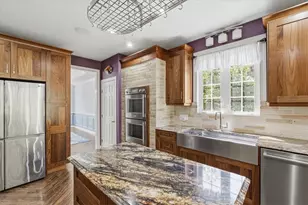1634 Blackburn Heights Dr, Pittsburgh, PA 15143 - Photo 8