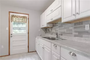 152 Black Hills Rd, Pittsburgh, PA 15239 - Photo 8
