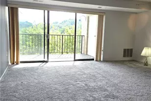 1400 Smokey Wood Dr, Pittsburgh, PA 15218 - Photo 8