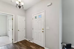 113 Clearwater Dr, Ellwood City, PA 16117 - Photo 6