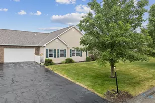 113 Clearwater Dr, Ellwood City, PA 16117 - Photo 4