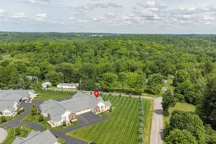 6153 Heatherfield Ct, Lancaster Township, PA 16037 - Photo 32