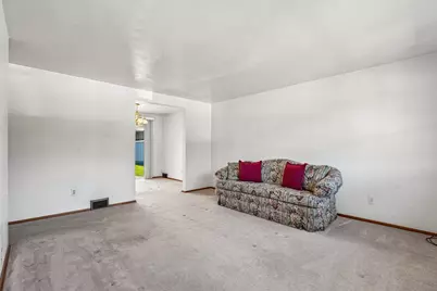 128 Louis Drive, Stowe Township, PA 15136 - Photo 6