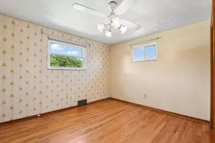 128 Louis Dr, Stowe Township, PA 15136 - Photo 16