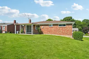 128 Louis Dr, Stowe Township, PA 15136 - Photo 34