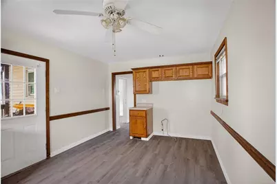 906 1st St, McKees Rocks, PA 15136 - Photo 12