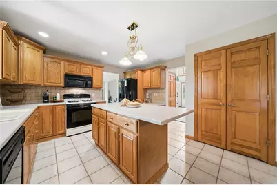 809 Rembrandt Cir, Hempfield Township, PA 15642 - Photo 18